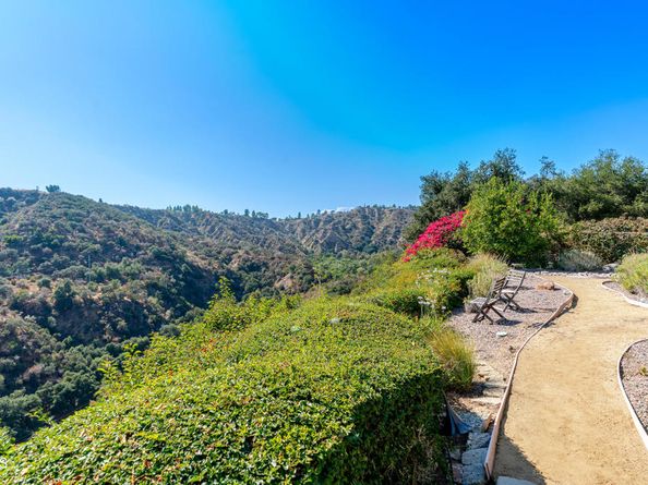 4031 CANYON DELL Drive, Altadena CA 91001