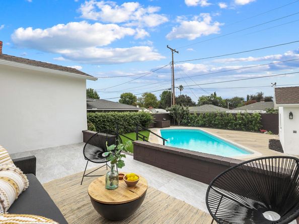 2176 Las Lunas Street, Pasadena CA 91107
