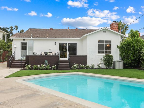 2176 Las Lunas Street, Pasadena CA 91107