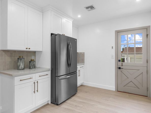 2176 Las Lunas Street, Pasadena CA 91107