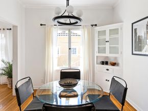 2011 N Beachwood Drive, Los Angeles CA 90068