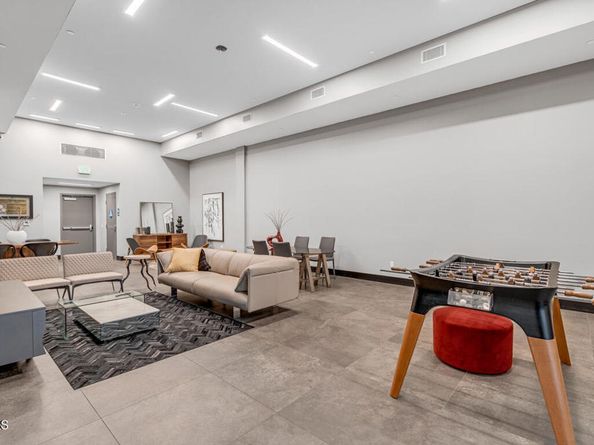 178 S Euclid Avenue 412, Pasadena CA 91104