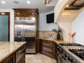 2217 Crescent Drive, Altadena CA 91001