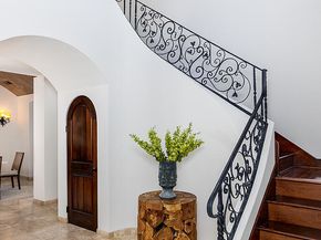 2217 Crescent Drive, Altadena CA 91001