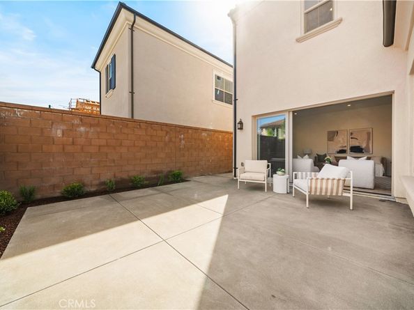 120 Eversedge, Irvine CA 92618