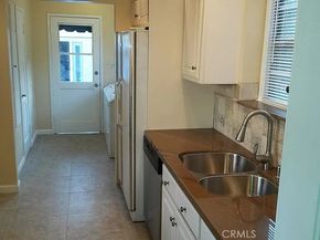 527 S Orchard Drive, Burbank CA 91506