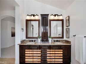 16 Bayleaf Lane, Irvine CA 92620
