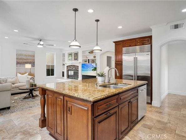 16 Bayleaf Lane, Irvine CA 92620