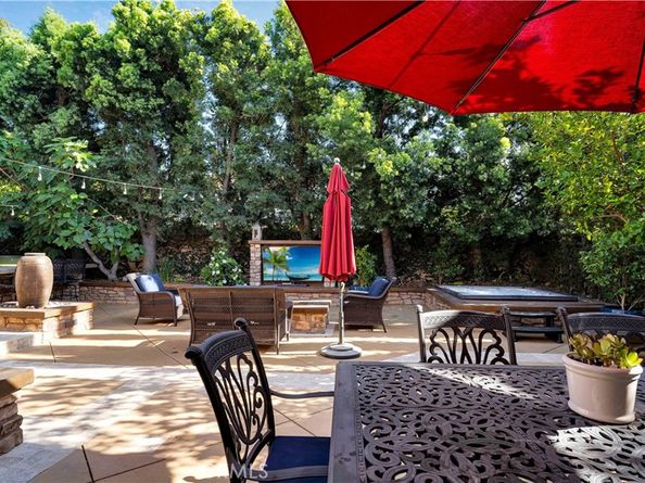 16 Bayleaf Lane, Irvine CA 92620