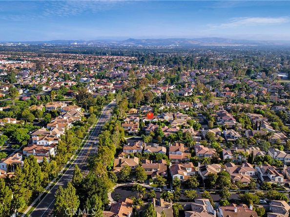 16 Bayleaf Lane, Irvine CA 92620