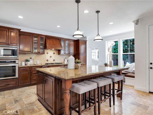 16 Bayleaf Lane, Irvine CA 92620