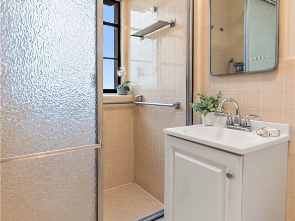 800 E Ocean Boulevard 201, Long Beach CA 90802