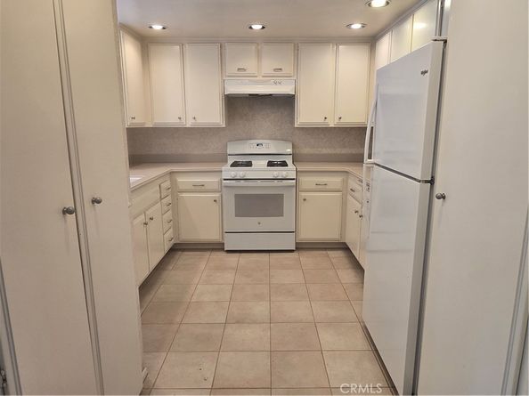 8566 Larkhall Circle 808A, Huntington Beach CA 92646