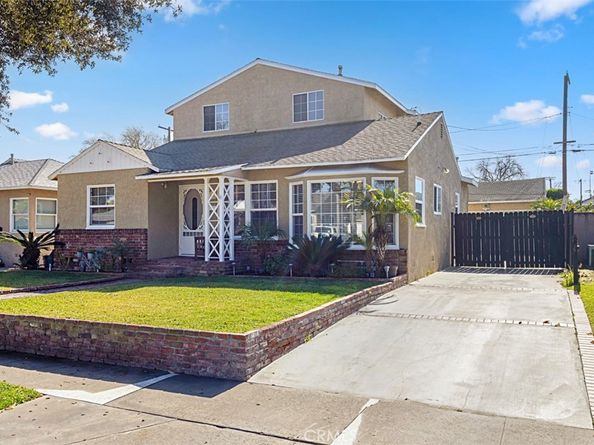 6008 Village Road, Lakewood CA 90713