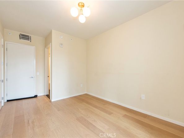 889 Francisco 1911, Los Angeles CA 90017