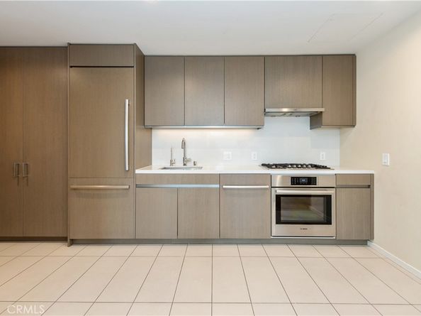 889 Francisco 1911, Los Angeles CA 90017