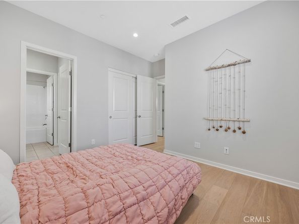 196 Milky, Irvine CA 92618