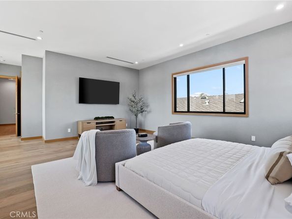 1828 Pine, Huntington Beach CA 92648
