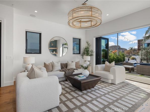 1004 Huntington, Huntington Beach CA 92648