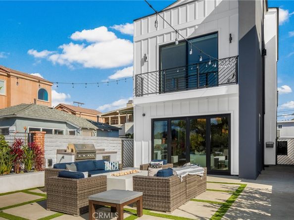 1004 Huntington, Huntington Beach CA 92648