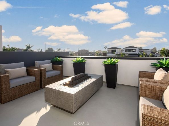 1004 Huntington, Huntington Beach CA 92648