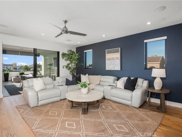 1004 Huntington, Huntington Beach CA 92648