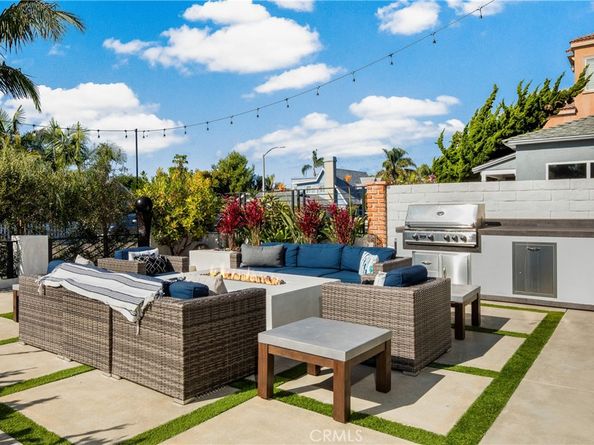 1004 Huntington, Huntington Beach CA 92648