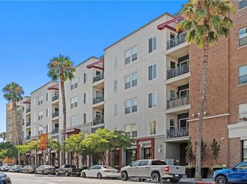 300 E 4th Street