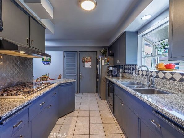 605 N La Reina, Anaheim CA 92801