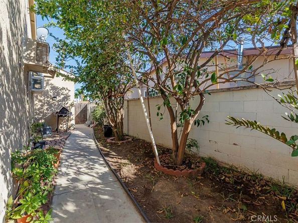 605 N La Reina, Anaheim CA 92801