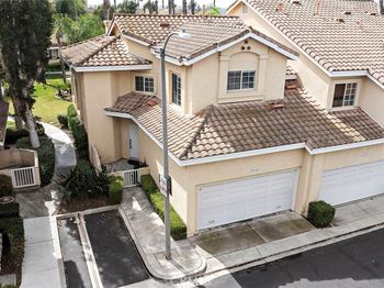 25186 Via Las Palmas