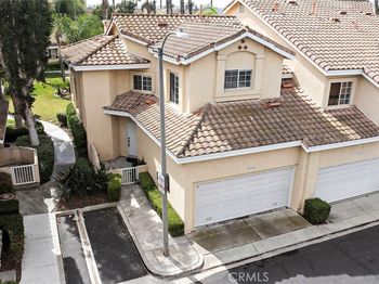 25186 Via Las Palmas