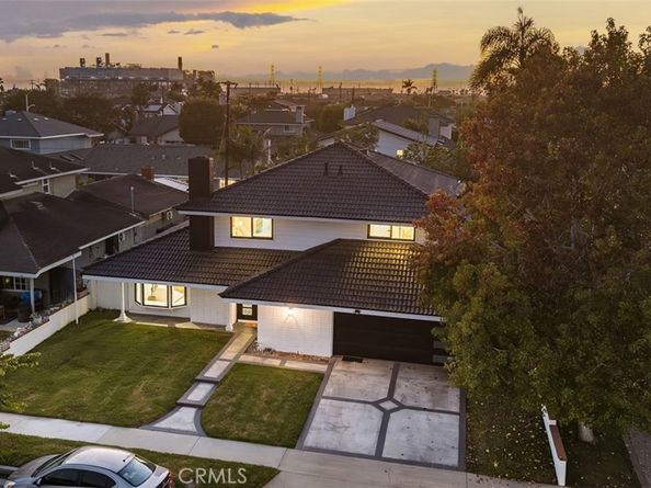 21621 Kaneohe Lane, Huntington Beach CA 92646