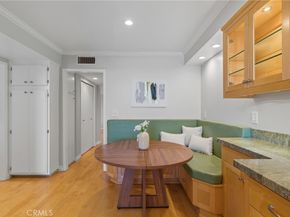 14106 Dickens 302, Sherman Oaks CA 91423