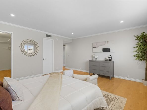 14106 Dickens 302, Sherman Oaks CA 91423