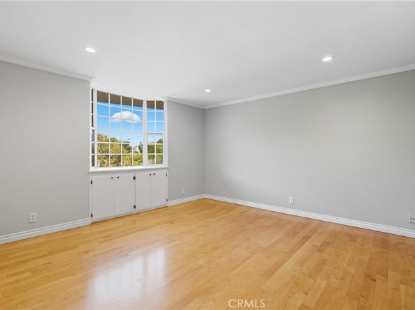 14106 Dickens 302, Sherman Oaks CA 91423