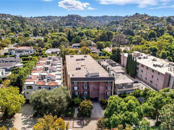 14106 Dickens 302, Sherman Oaks CA 91423