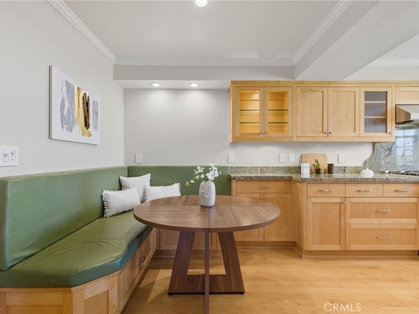 14106 Dickens 302, Sherman Oaks CA 91423