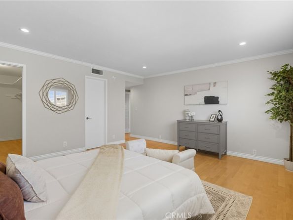 14106 Dickens 302, Sherman Oaks CA 91423