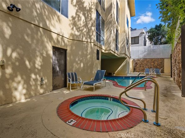 14106 Dickens 302, Sherman Oaks CA 91423