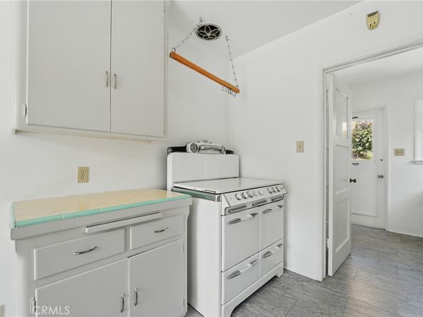 1327 S Burnside, Los Angeles CA 90019