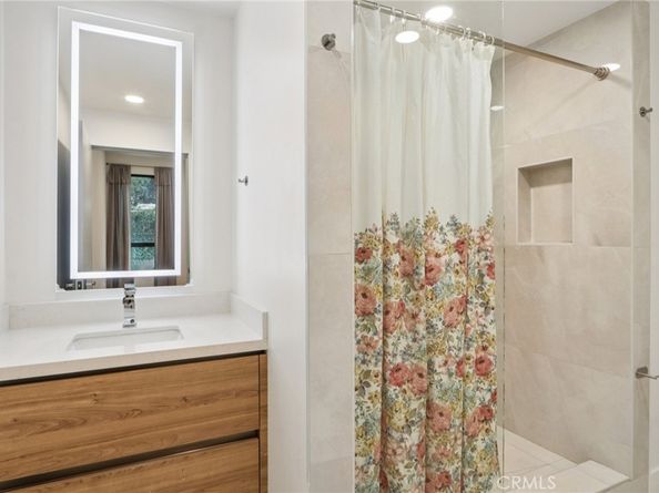 5110 Whitsett Avenue 105, Valley Village CA 91607