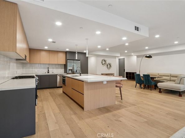 5110 Whitsett Avenue 105, Valley Village CA 91607