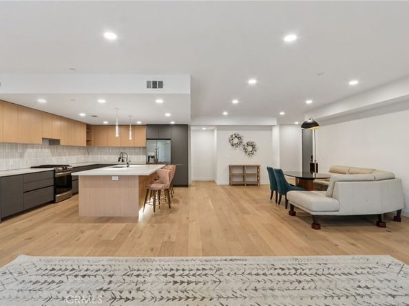 5110 Whitsett Avenue 105, Valley Village CA 91607