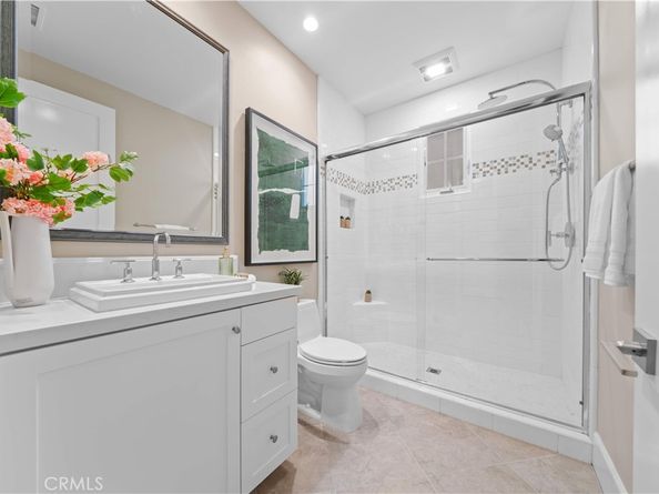 100 Viano, Irvine CA 92602