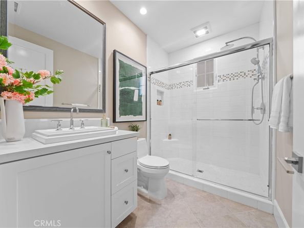 100 Viano, Irvine CA 92602