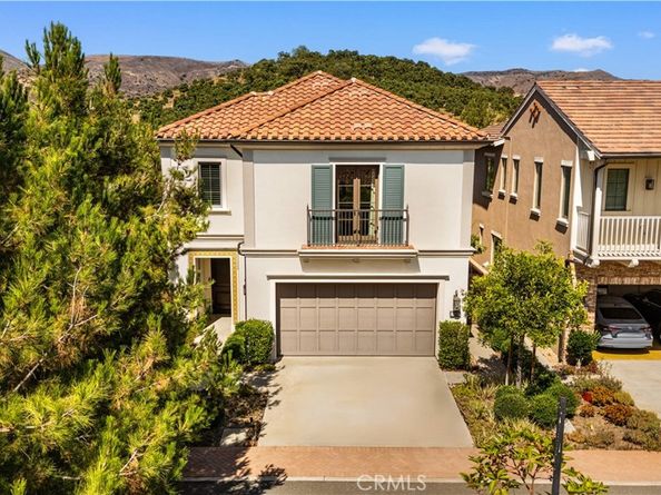 100 Viano, Irvine CA 92602