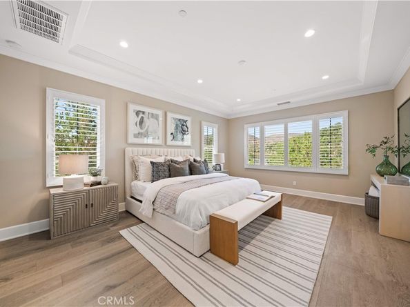 100 Viano, Irvine CA 92602