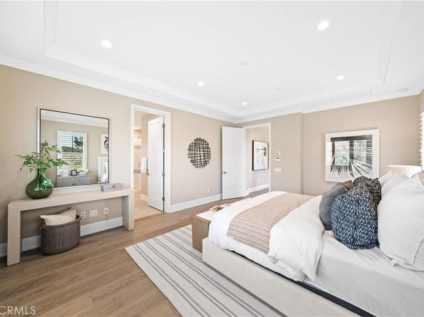 100 Viano, Irvine CA 92602