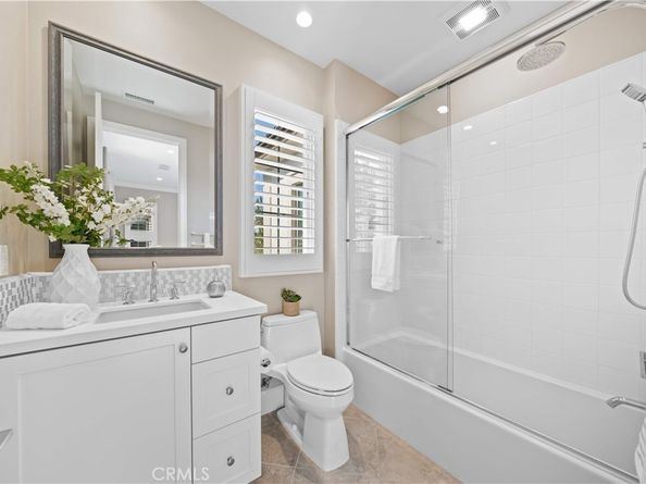 100 Viano, Irvine CA 92602